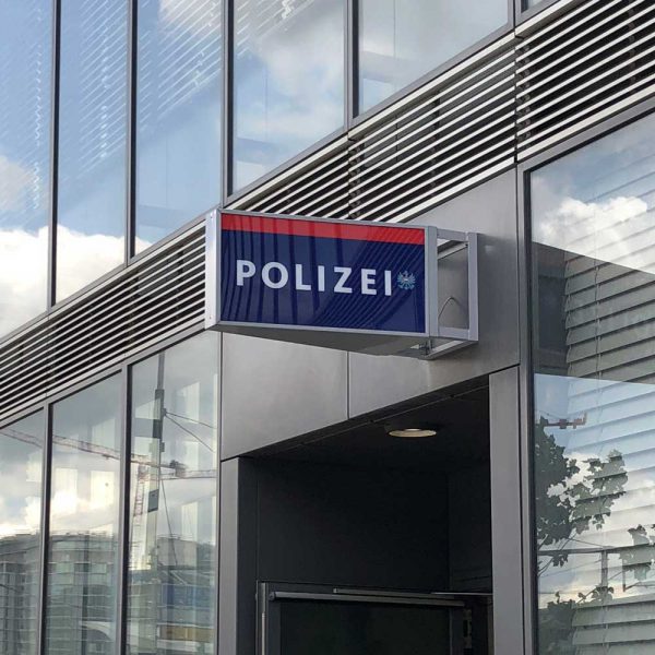 Sign over police station in Vienna